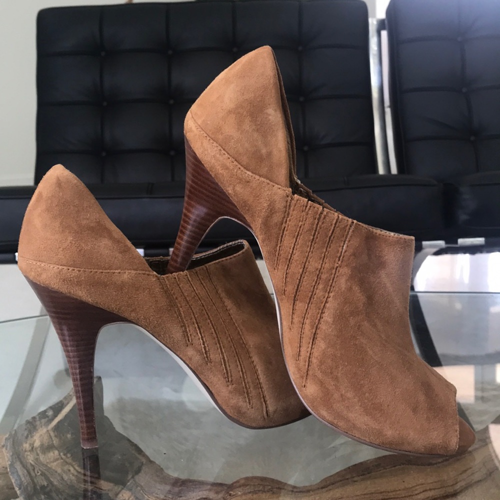 Shoes - Picture 2 of 3